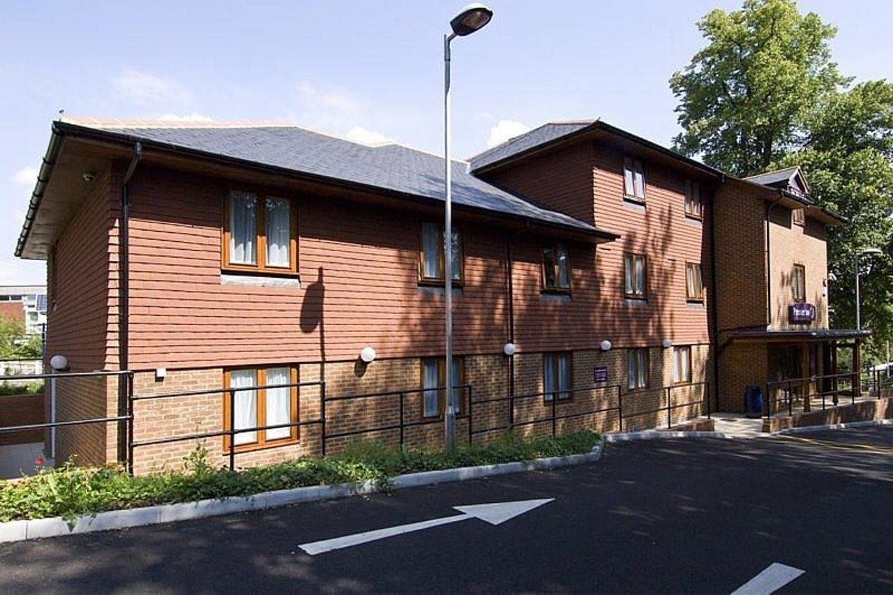 Premier Inn Portsmouth Horndean Экстерьер фото