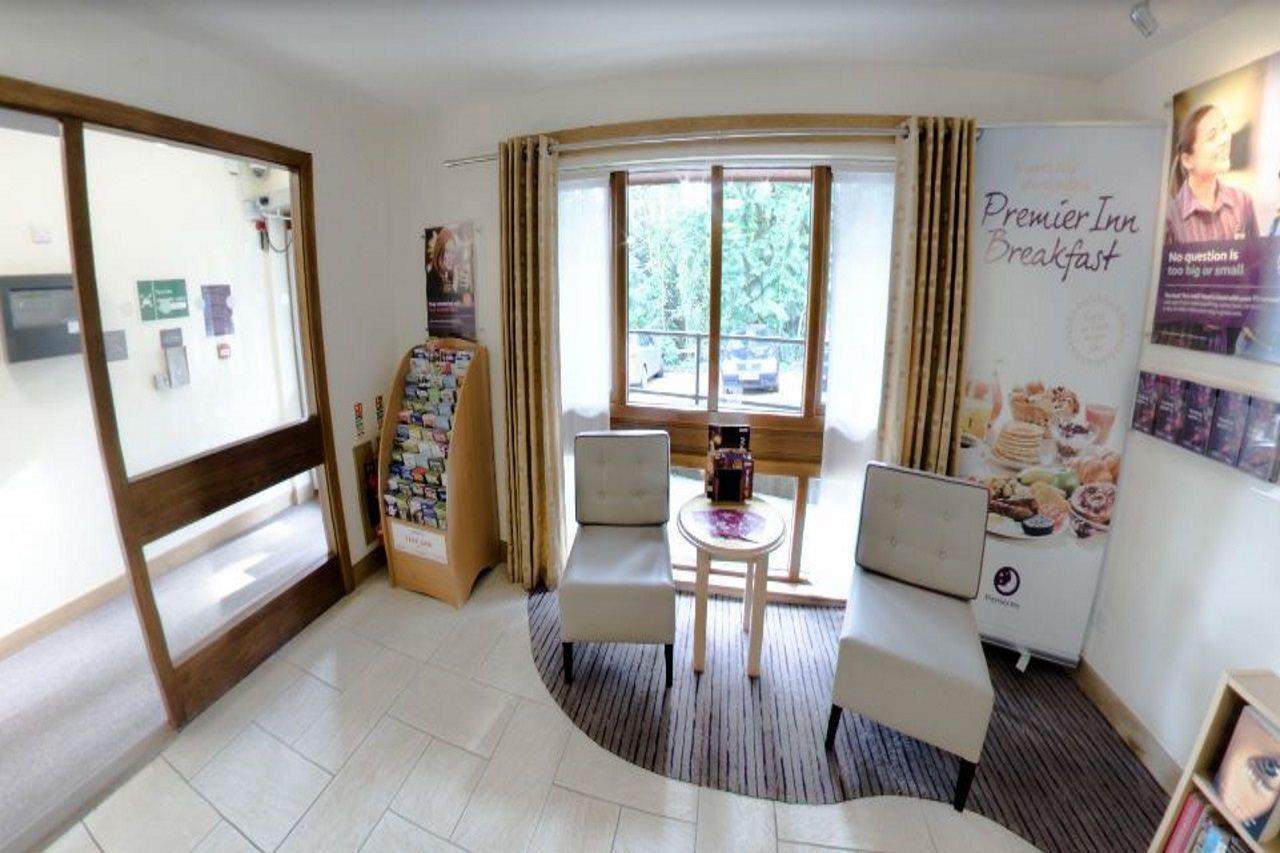 Premier Inn Portsmouth Horndean Экстерьер фото
